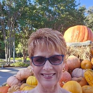 Meet your Posher, Cyndi